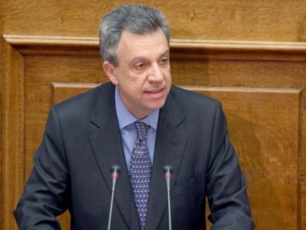 Επίθεση με αβγά στον Ταλιαδούρο