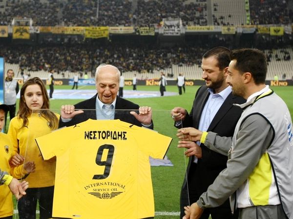 Στο πλευρό του Νεστορίδη