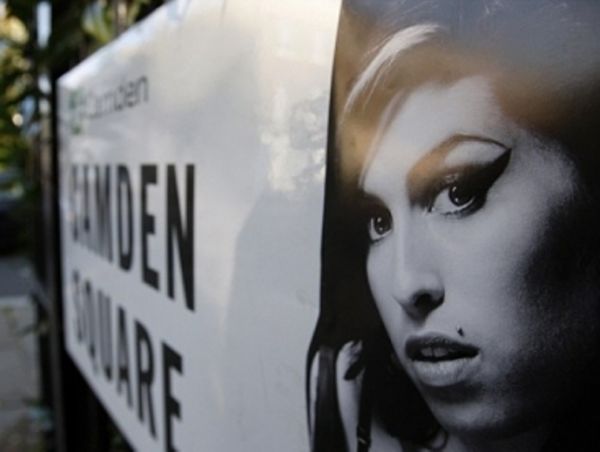 Tο τελευταίο αντίο στην Amy