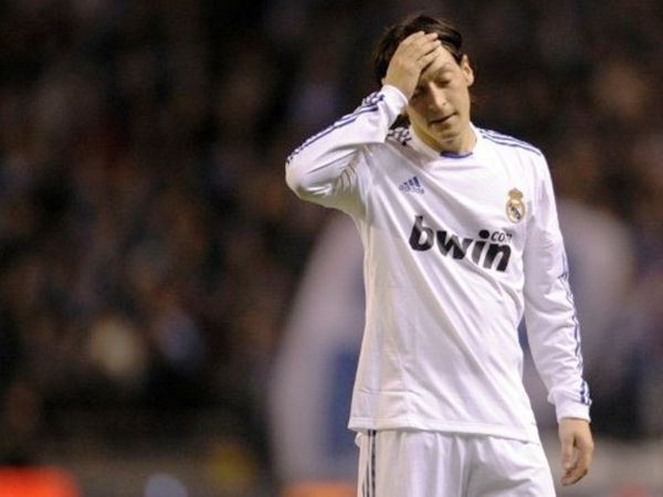 Οζίλ: «Όλους τους τίτλους»