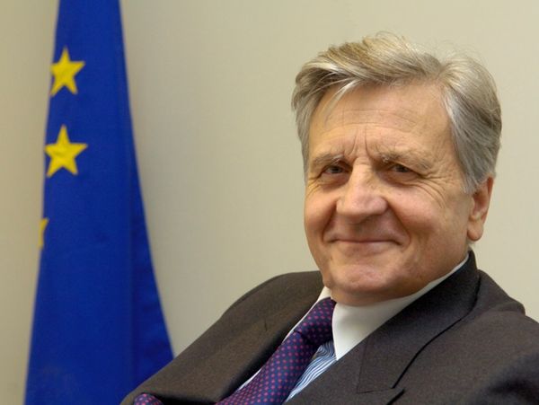 «Μην ποντάρετε σε χρεοκοπία»