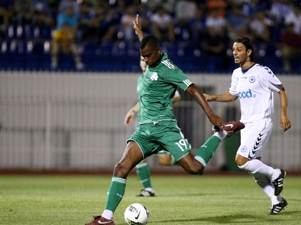 Στη Λέστερ ο Πλεσί