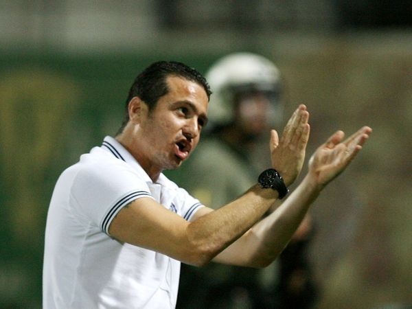 Έξαλλος ο Μαχλάς