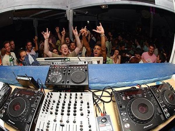 Έγκλημα σε συναυλία στη Μύκονο!