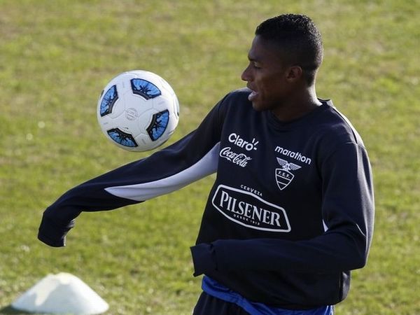 Ανανεώνει ο Βαλέντσια