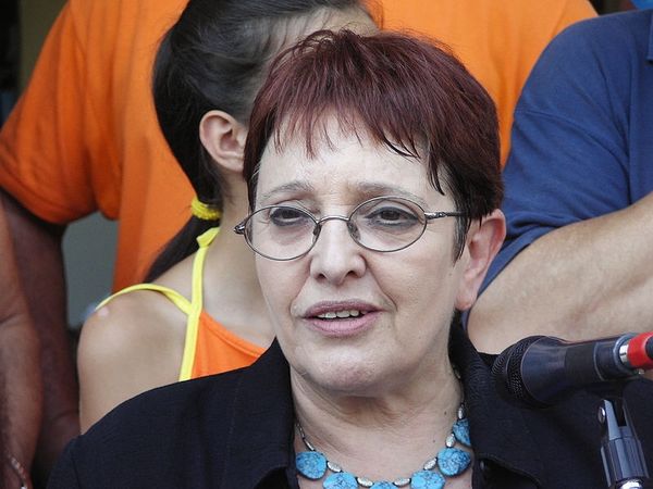 Ανακοίνωση ΚΚΕ για ταξί