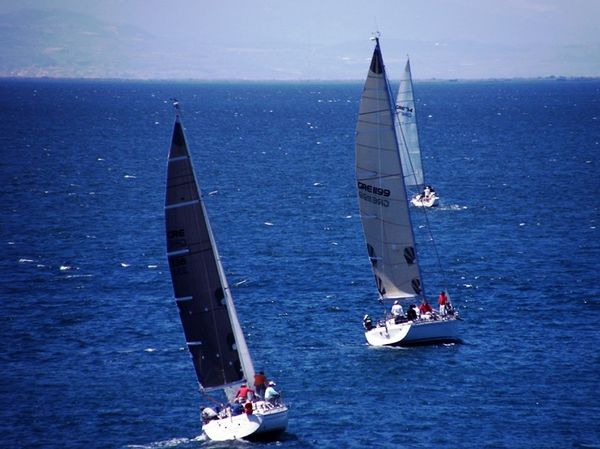 Ανετράπη ιστιοφόρο