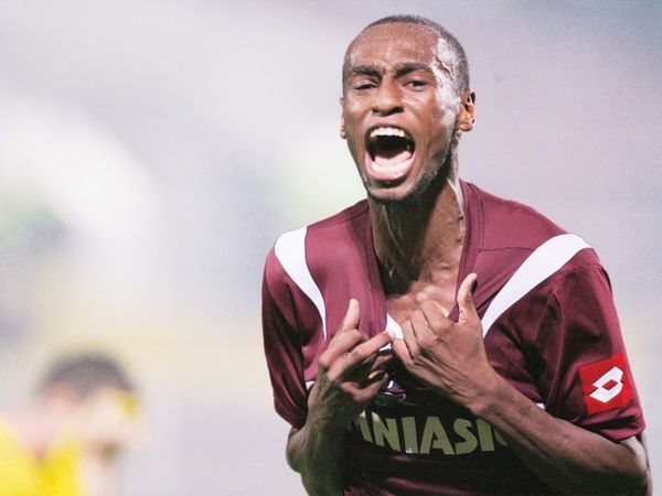 «Εκλεισε» Σεσίνια η ΑΕΛ