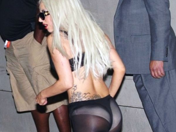 Ξέχασε να ντυθεί η Γκάγκα