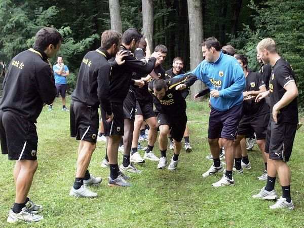 Έβρεξε... σφαλιάρες στην ΑΕΚ