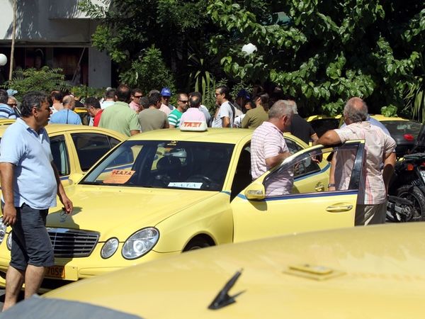 «Μπλόκο» στην Επίδαυρο από ταξί!