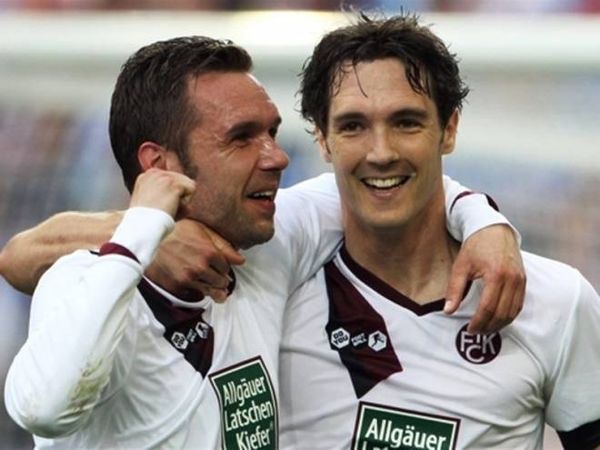 Τα έκαναν γυαλιά καρφιά! 