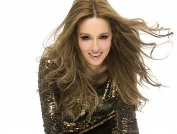 Προκαλεί η Καλομοίρα