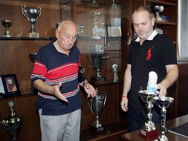 Στη θέση του το τρόπαιο