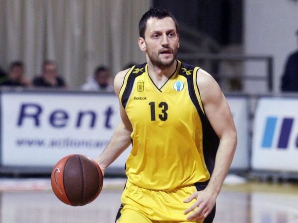 Στη λίστα και ο Κουμπούρας