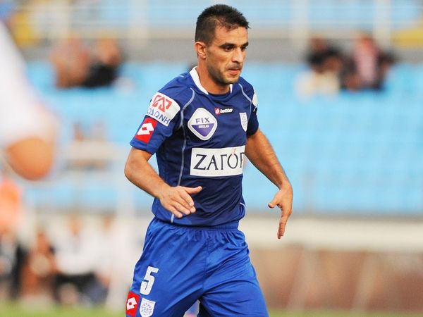 Πάντος: «Προέχει η παραμονή»