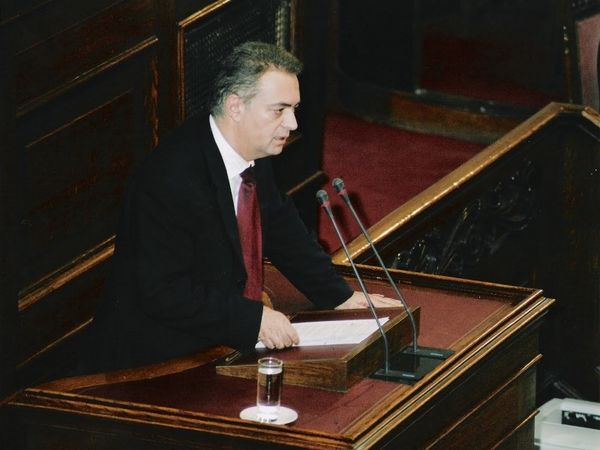 Ερώτηση στη Βουλή για την άνοδο