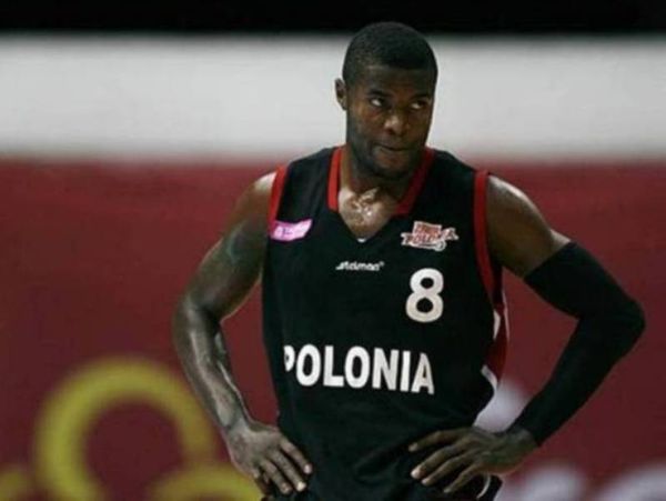 Υπέγραψε ο Νάνα