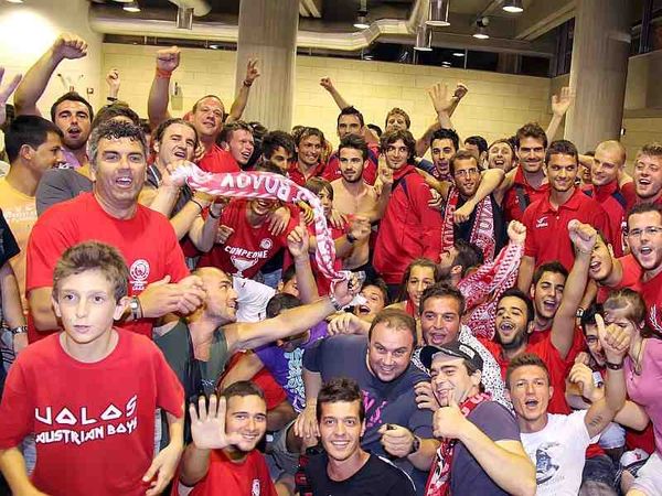 Ερυθρόλευκο «κύμα» στην Αθήνα