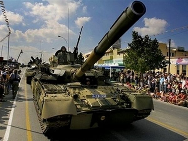 Άρματα μάχης κατέλαβαν την Χάμα