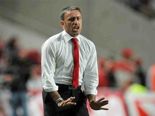 Μπέντο: «Ποιοτικός ο Κάστρο»