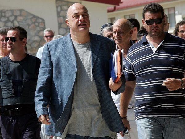 Μπέος: «Πού είναι τα στοιχεία-πειστήρια;»