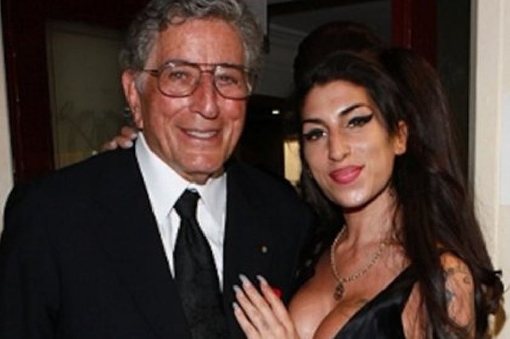 Ένα τραγούδι της Amy για φιλανθρωπικό σκοπό