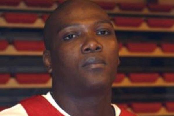 «Διόρθωση» για Χολ