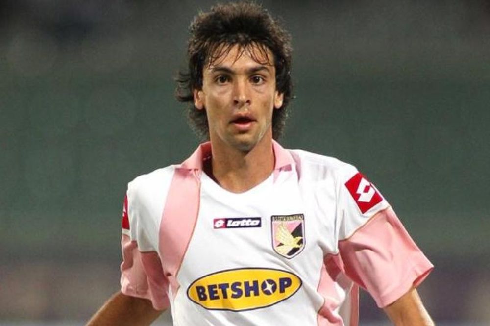 Παστόρε: «Στην Παρί θα παίζω» 