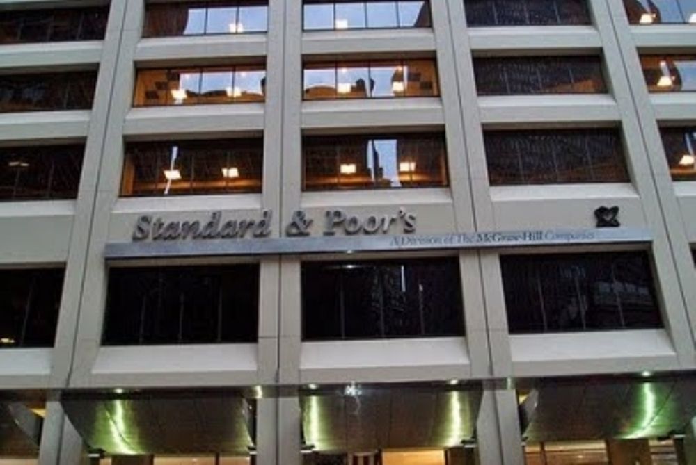 Πρωτόγνωρη υποβάθμιση για τις ΗΠΑ