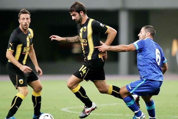 Μουδιασμένο… ντεμπούτο (photos)