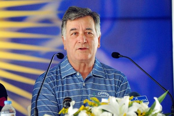 Κωστούλας: «Παραμονή και… βλέπουμε» 