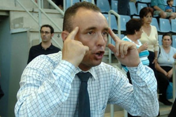 Κάλυψε τους παίκτες του ο Ουρίμπε