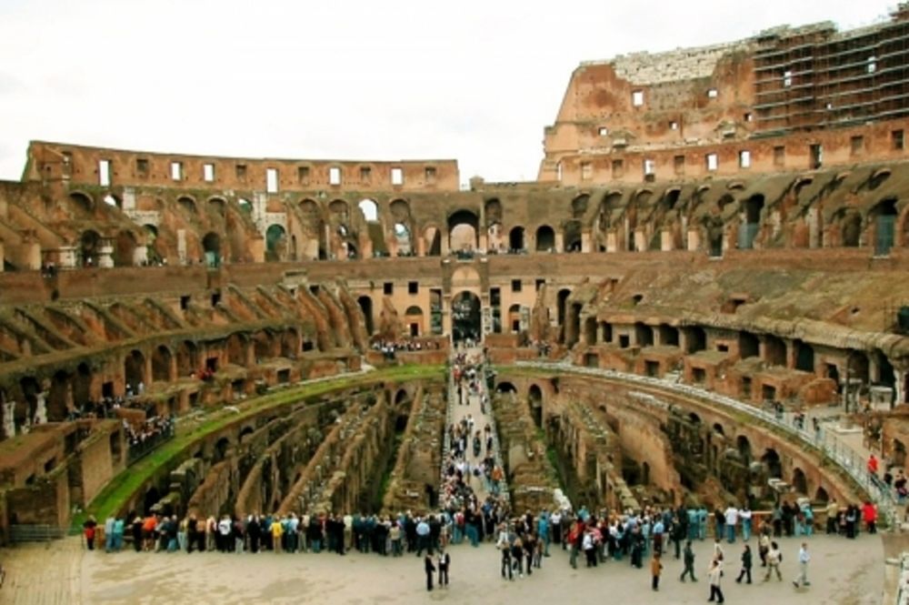 Συναγερμός για βόμβα στο Κολοσσαίο