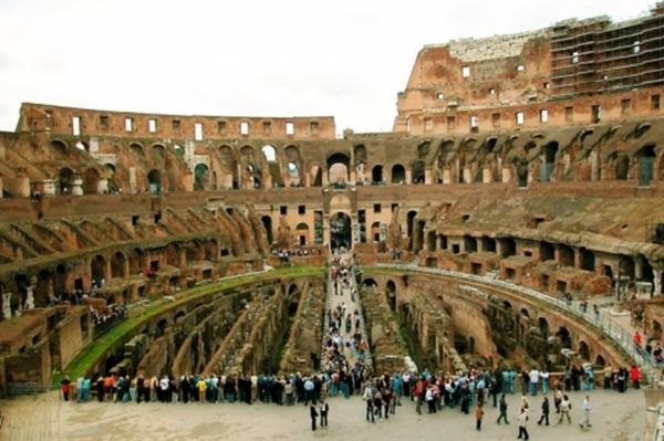 Συναγερμός για βόμβα στο Κολοσσαίο