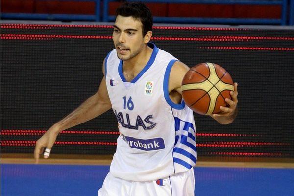 Σλούκας: «Πρέπει να δέσουμε»