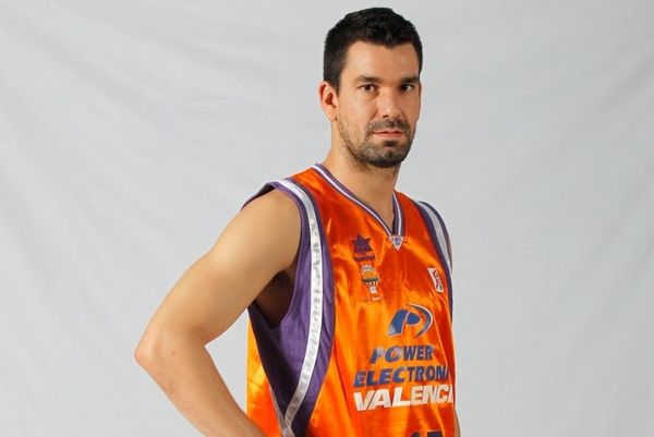 Έμειναν 13 στην Ισπανία