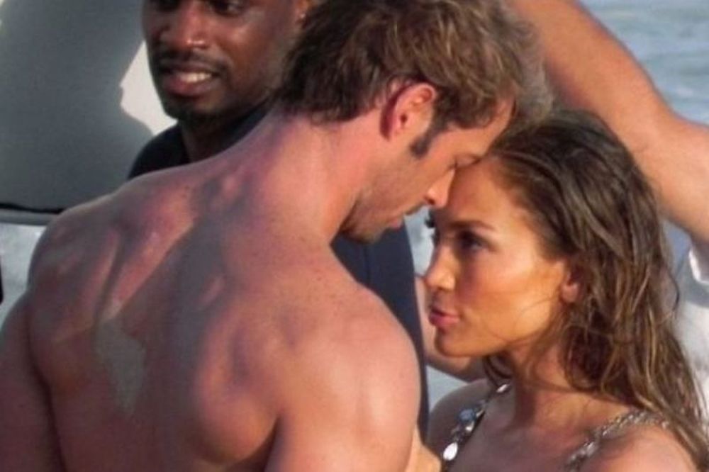 Φλερτάρει η Λόπεζ