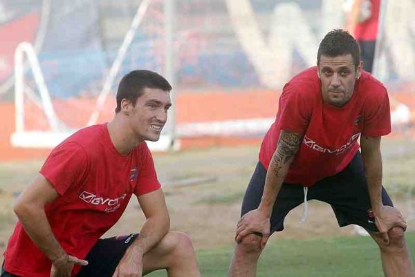 Επιστροφή και ανακοινώσεις