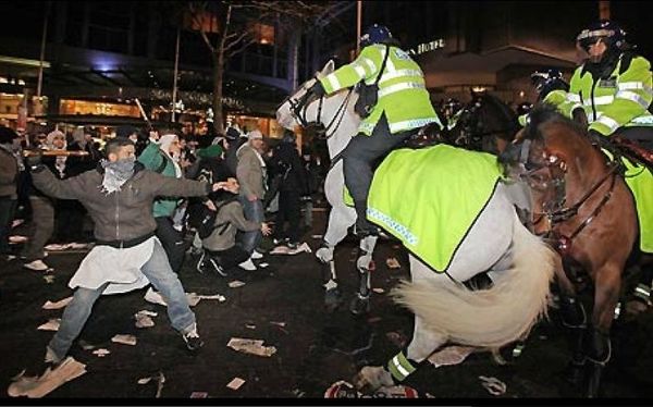 Αναβολές στο Λονδίνο λόγω των επεισοδίων