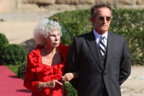 Η 85χρονη δούκισσα που τα αφήνει όλα για τον... έρωτα!