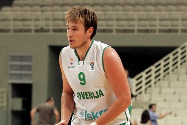 «Καθάρισε» ο Σμόντις