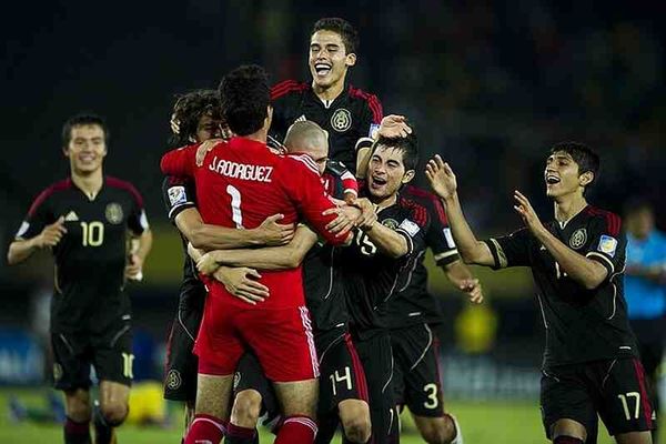 Πέρασε στα πέναλτι το Μεξικό