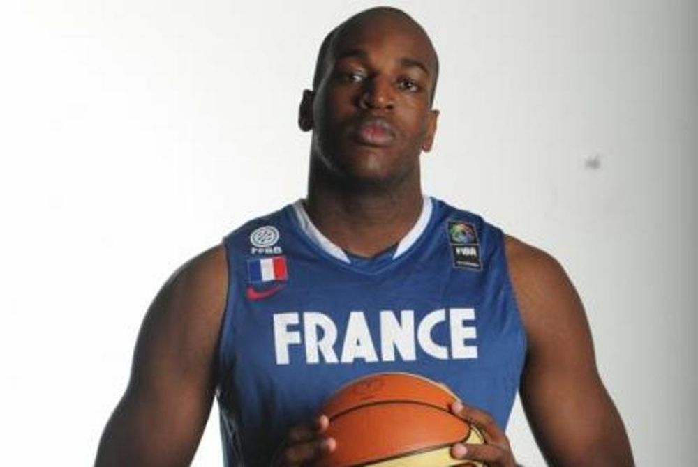 «Κόπηκαν» δύο στη Γαλλία