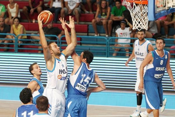 Η (όποια) ιστορία γράφεται από τους παρόντες! 