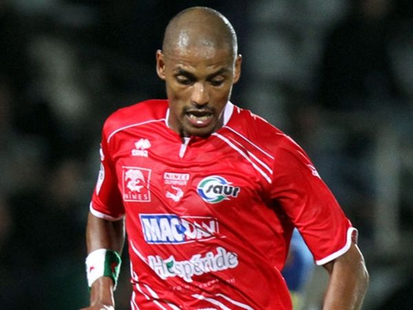 «Βλέπει» τον Αλγερινό Ζαραμπί 