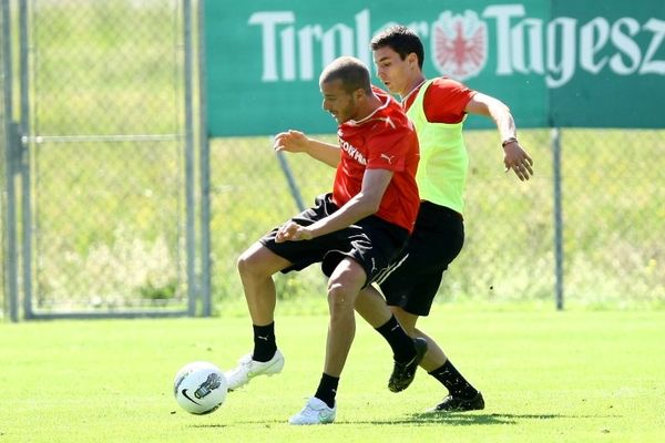 Ελληνοποίηση εκ... των έσω