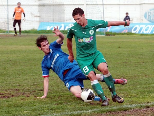 Δοκιμάζει τον Κονέ ο Πανσερραϊκός