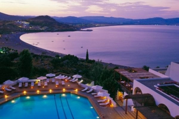 «Οργιάζει» η φοροδιαφυγή στα νησιά