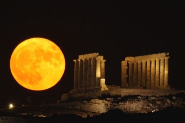 Έχει πανσέληνο απόψε και είναι ωραία